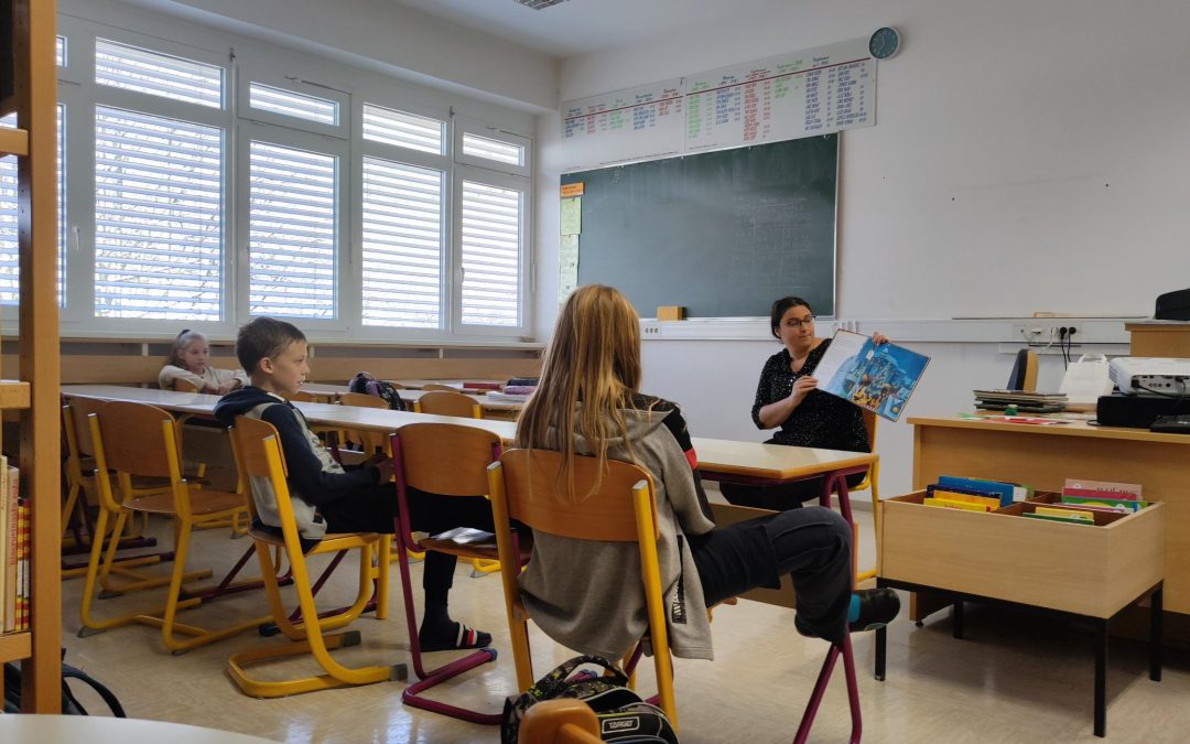 KNJIGE IN KNJIŽNIČARKA ANDREJA