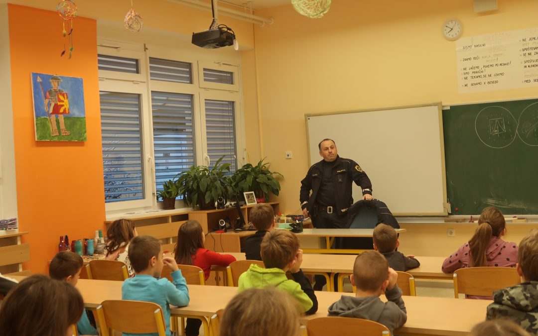ZAPADEL JE SNEG … IN PRIPELJAL POLICISTA ROMANA